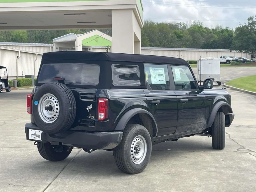 New 2025 Black Ford Base image 3