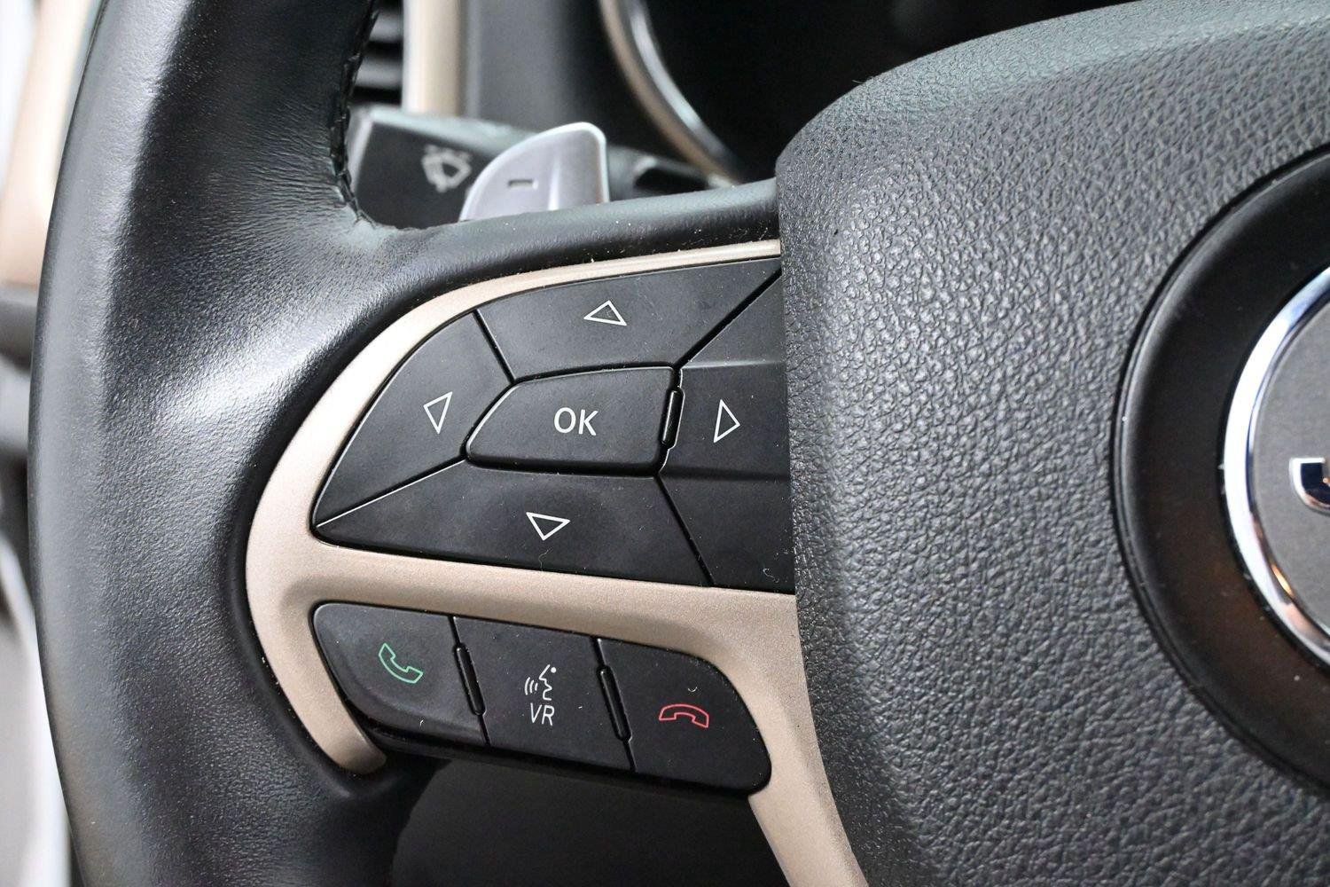 Used 2016 Bright White Clearcoat Jeep Laredo image 17