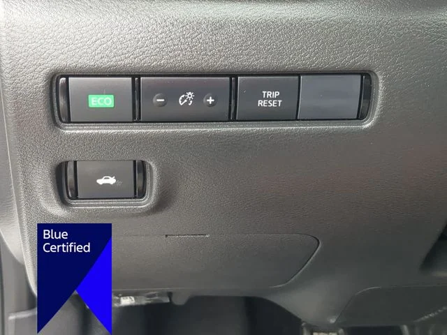 Used 2025 White Nissan SV image 16