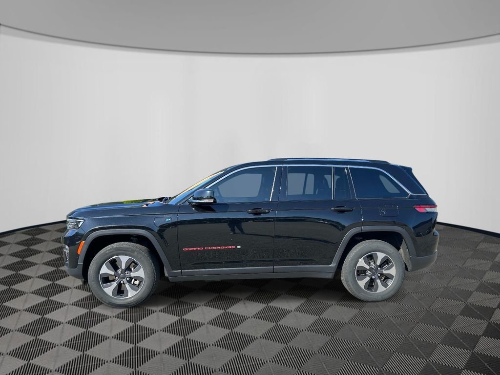 Used 2022 Black Jeep 4xe image 2