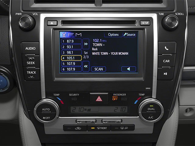 Used 2013 Beige Toyota XLE image 9