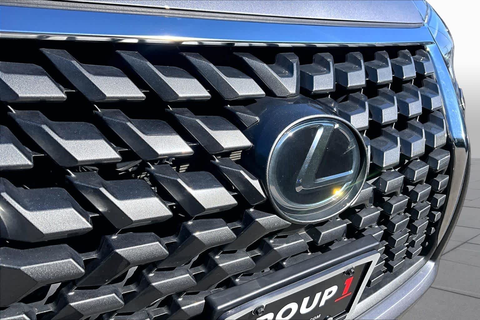 Used 2023 Nebula Gray Pearl Lexus Premium image 29
