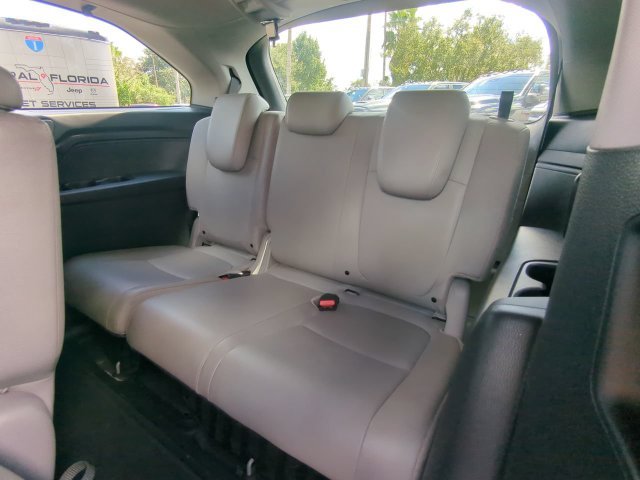 Used 2018 Silver Honda EX-L image 16