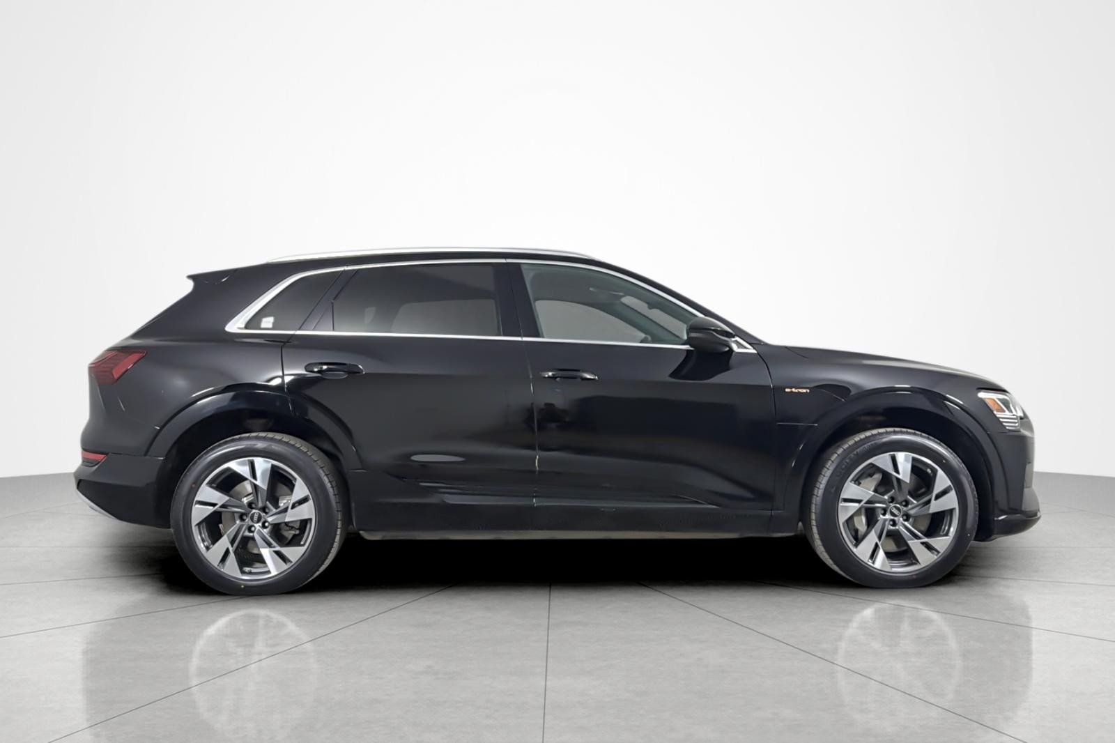 Used 2022 Brilliant Black Audi Premium quattro image 6