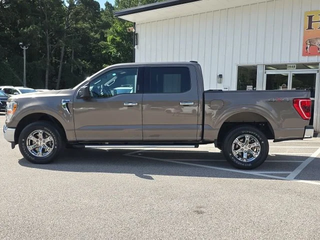 Used 2023 Gray Ford XLT image 2