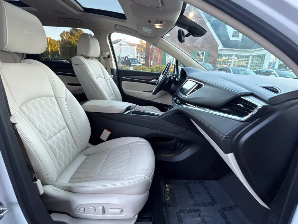 Used 2023 White Buick Avenir image 26