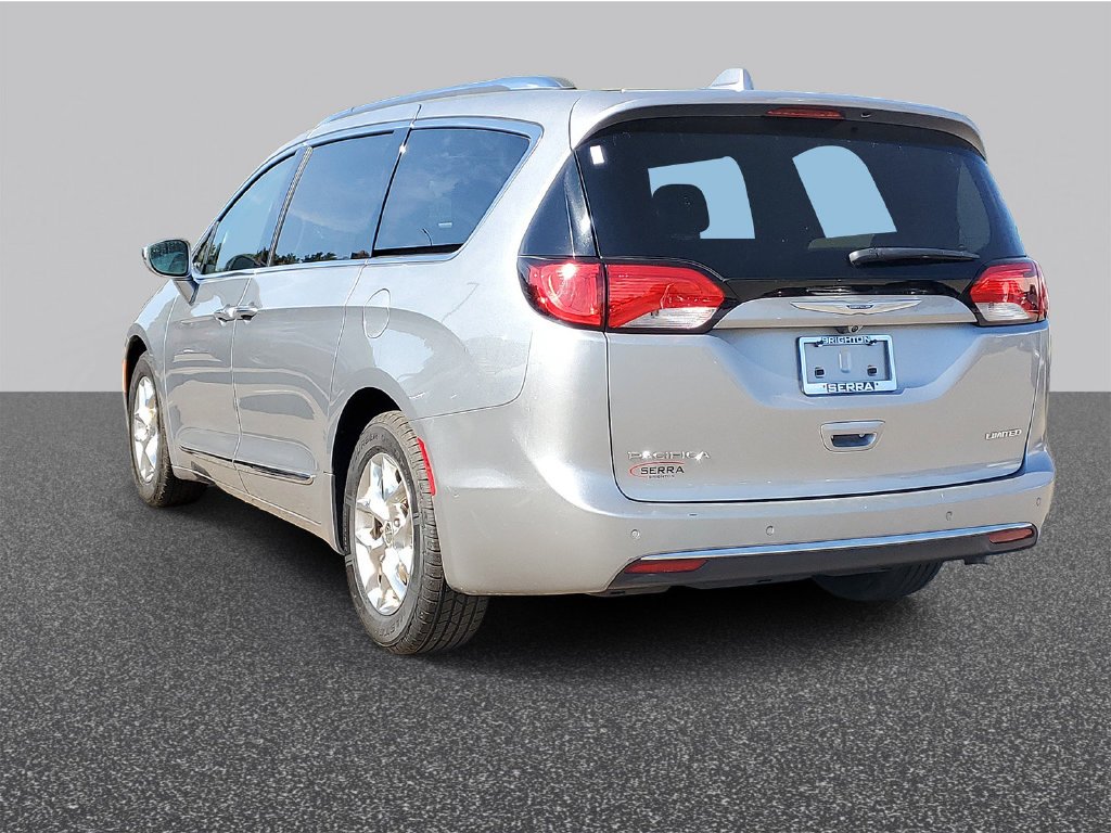 Used 2018 Billet Silver Metallic Chrysler Limited image 2
