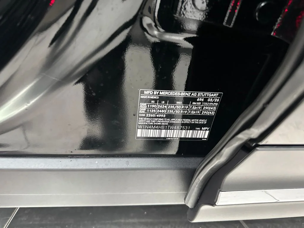 New 2026 Black Mercedes-Benz GLB 250 image 27