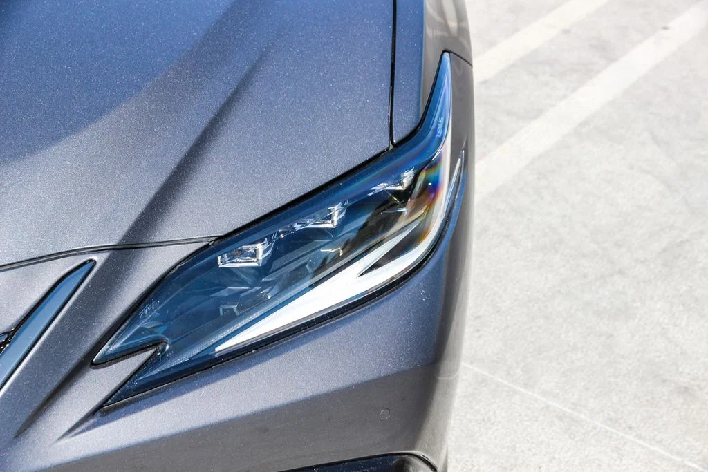Used 2024 Gray Lexus 300h F SPORT Handling image 9