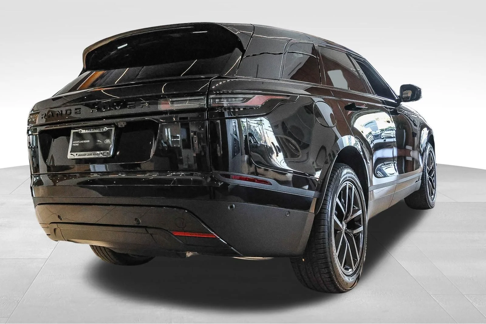 New 2026 Santorini Black Land Rover S image 4