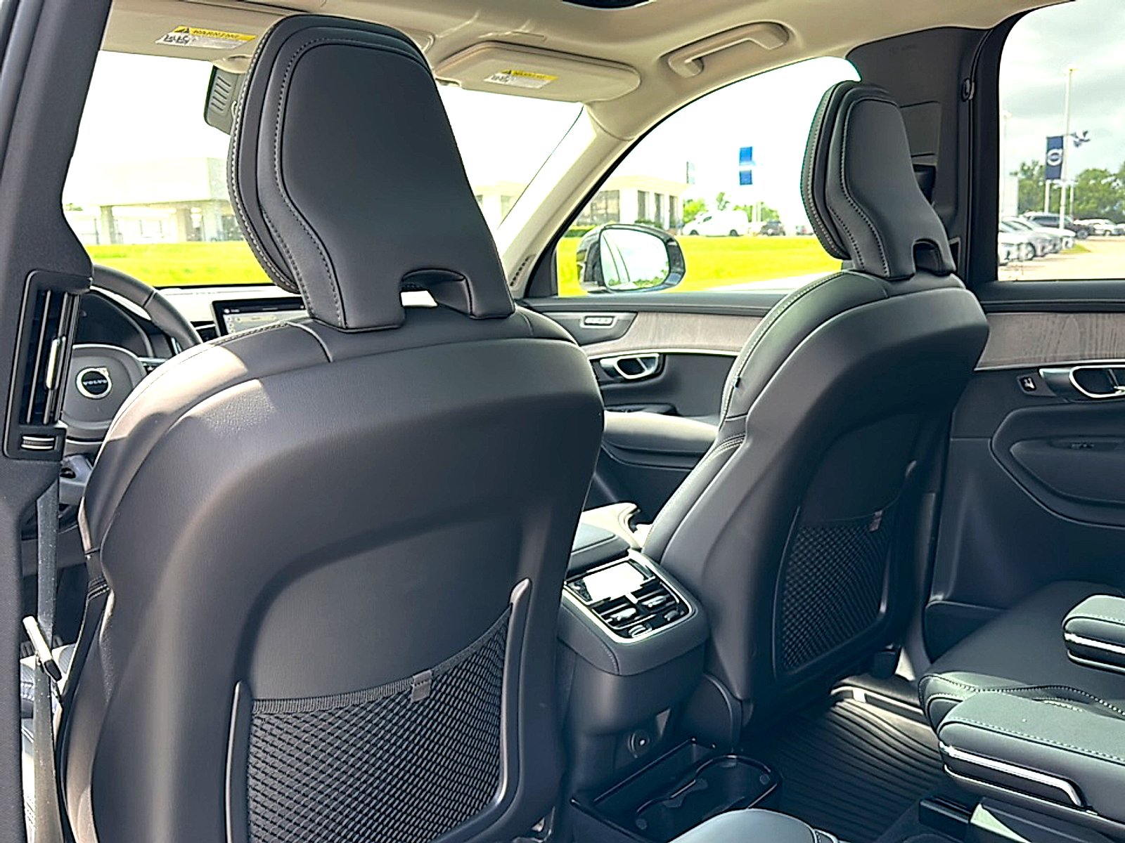 2026 Volvo XC90 Ultra - Photo 15