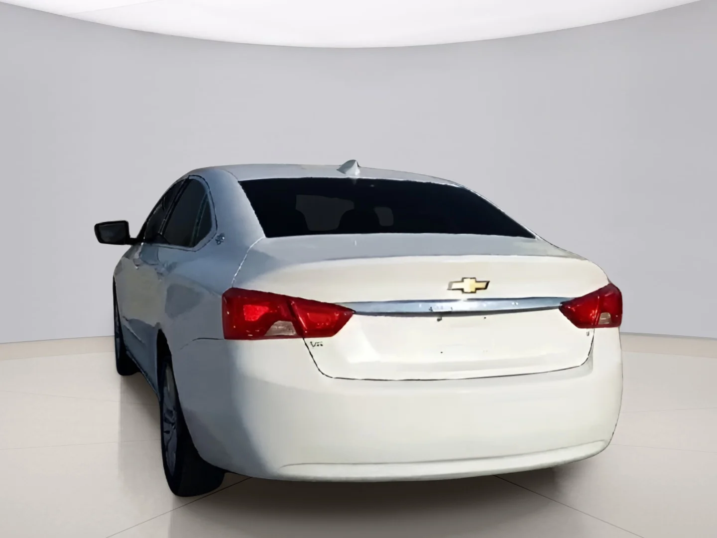 Used 2018 White Chevrolet LTZ image 5