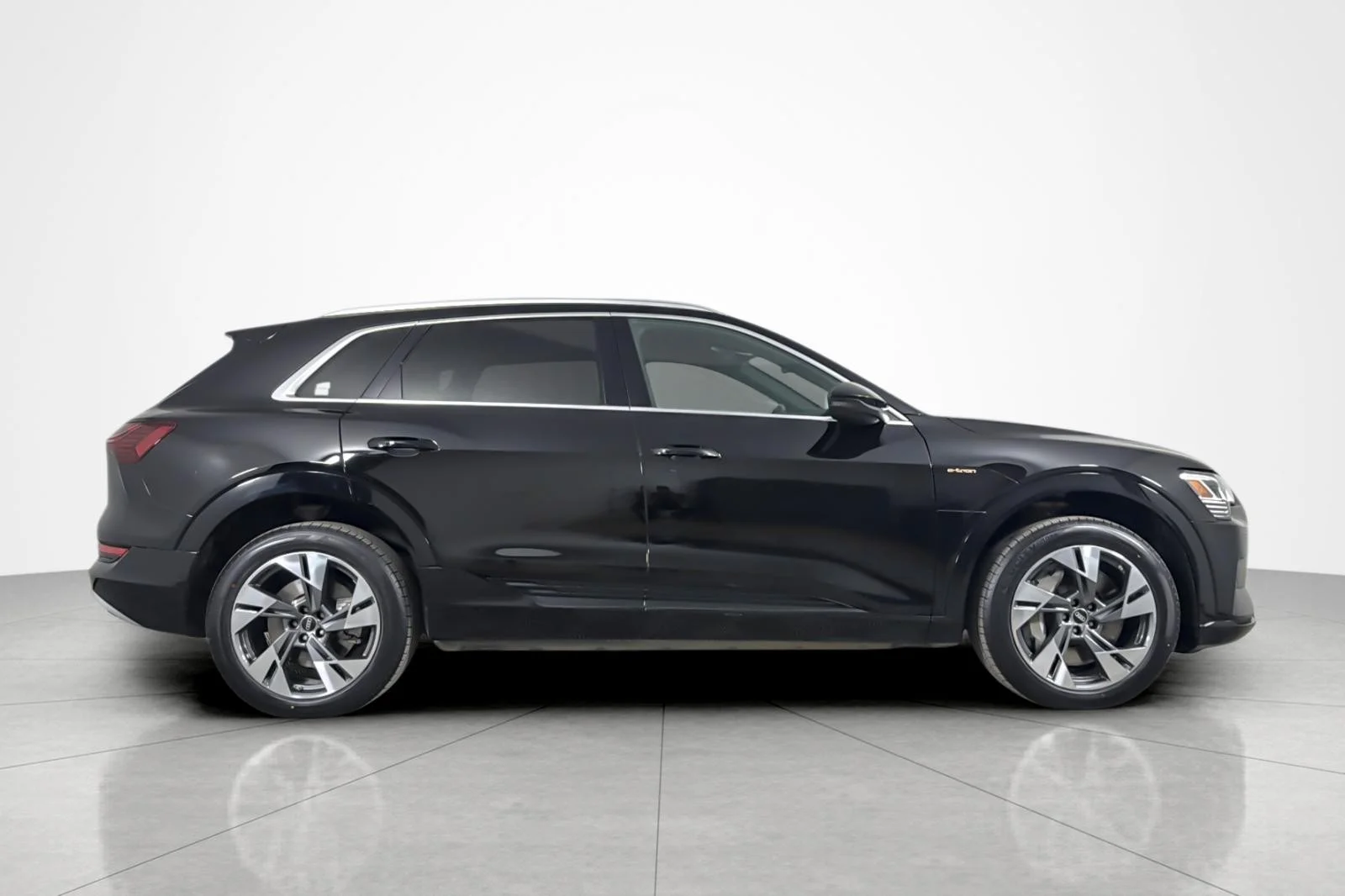 Used 2022 Brilliant Black Audi Premium quattro image 6