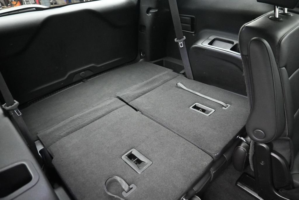 Used 2020 White GMC SLT image 11