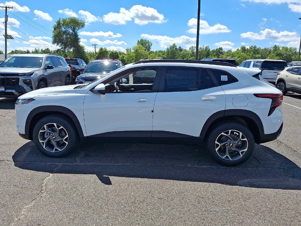 New 2026 Summit White Chevrolet LT image 5