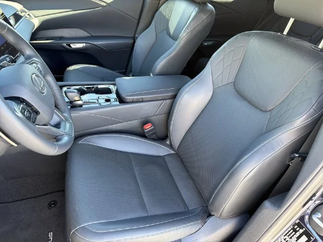 Used 2024  Lexus 350 image 33