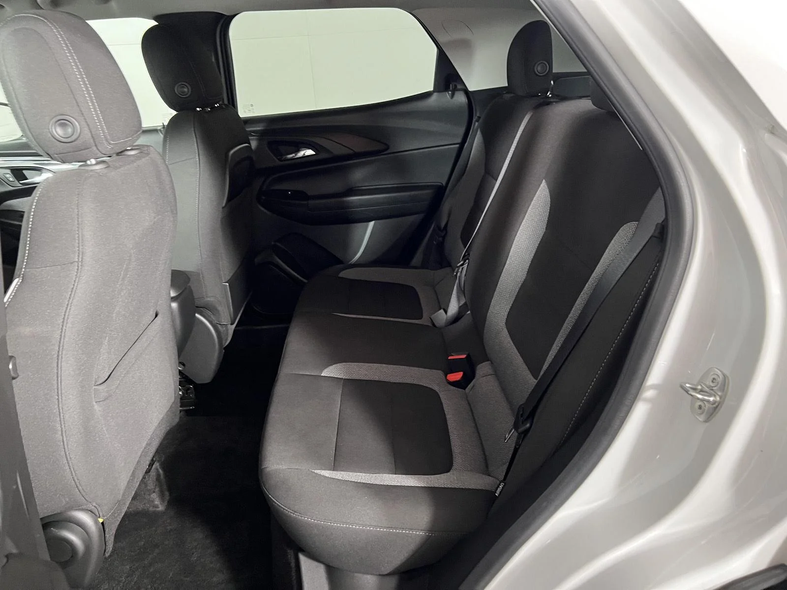 Used 2024 Summit White Chevrolet LT image 24