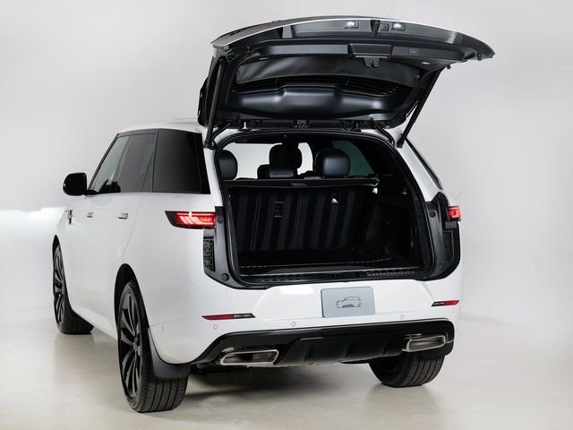 New 2026 Fuji White Land Rover Dynamic SE image 28