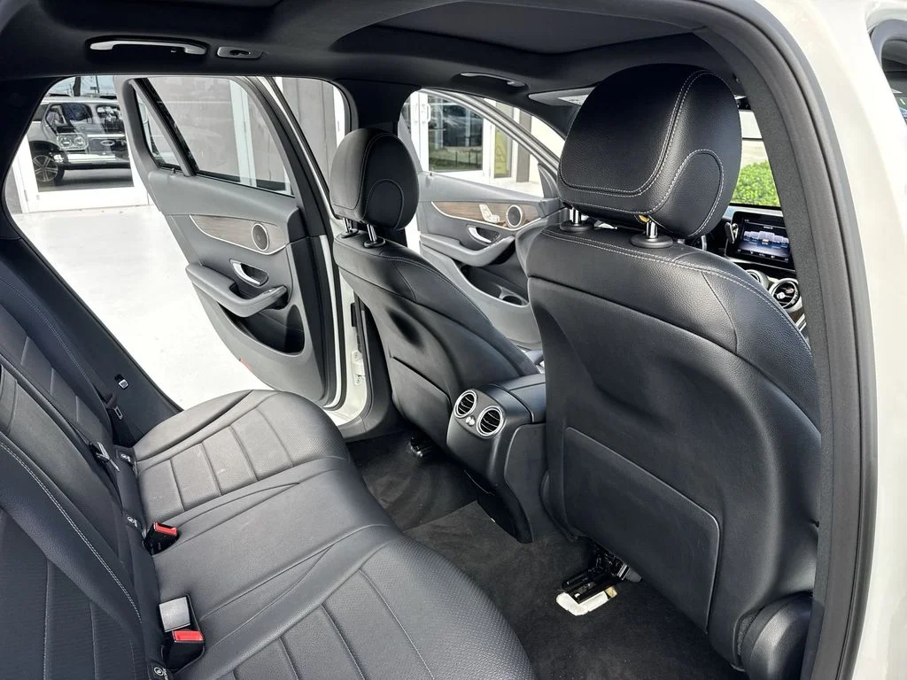 Used 2018 Polar White Mercedes-Benz GLC 300 image 33
