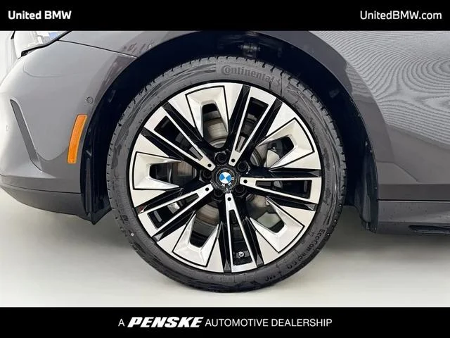 New 2026 Dark Graphite Metallic BMW 530i image 2