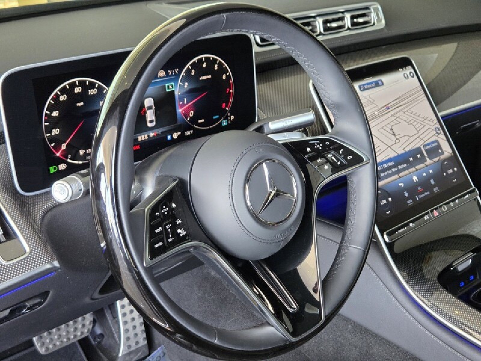 Certified Used 2025 Obsidian Black Metallic Mercedes-Benz S 500 image 25