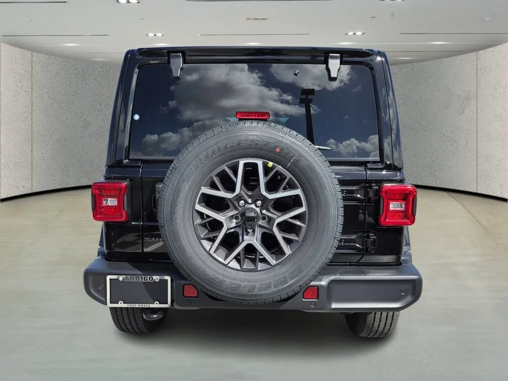 New 2026 Black Clear-Coat Exterior Paint Jeep Sahara image 6