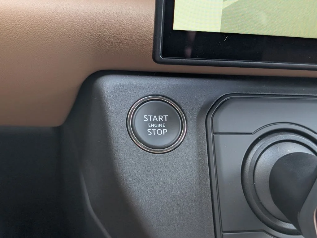New 2026 Fuji White Land Rover X-Dynamic SE image 17