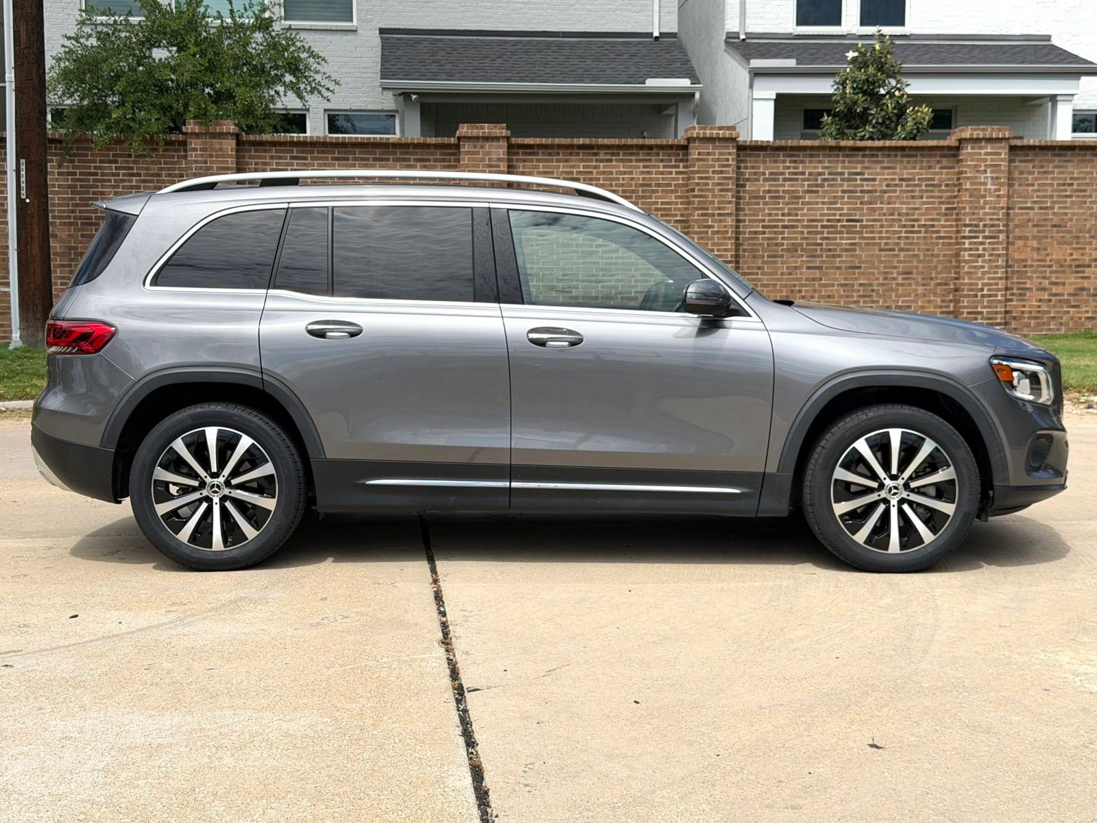 Certified Used 2022  Mercedes-Benz GLB 250 image 13