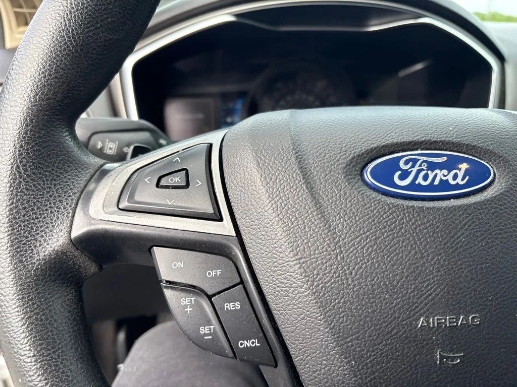 Used 2019 Silver Ford SE image 21
