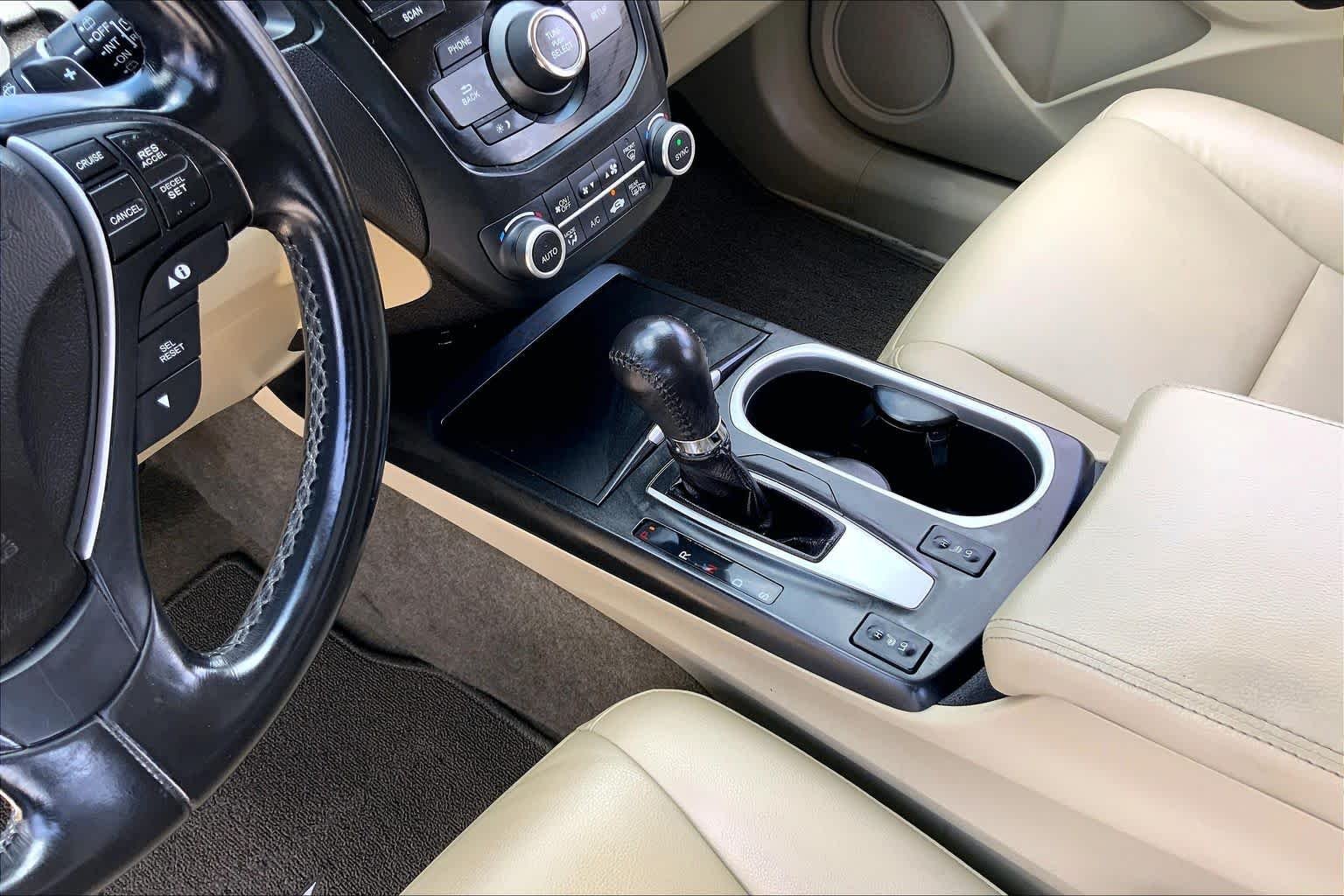 Used 2018 White Diamond Pearl Acura  image 16