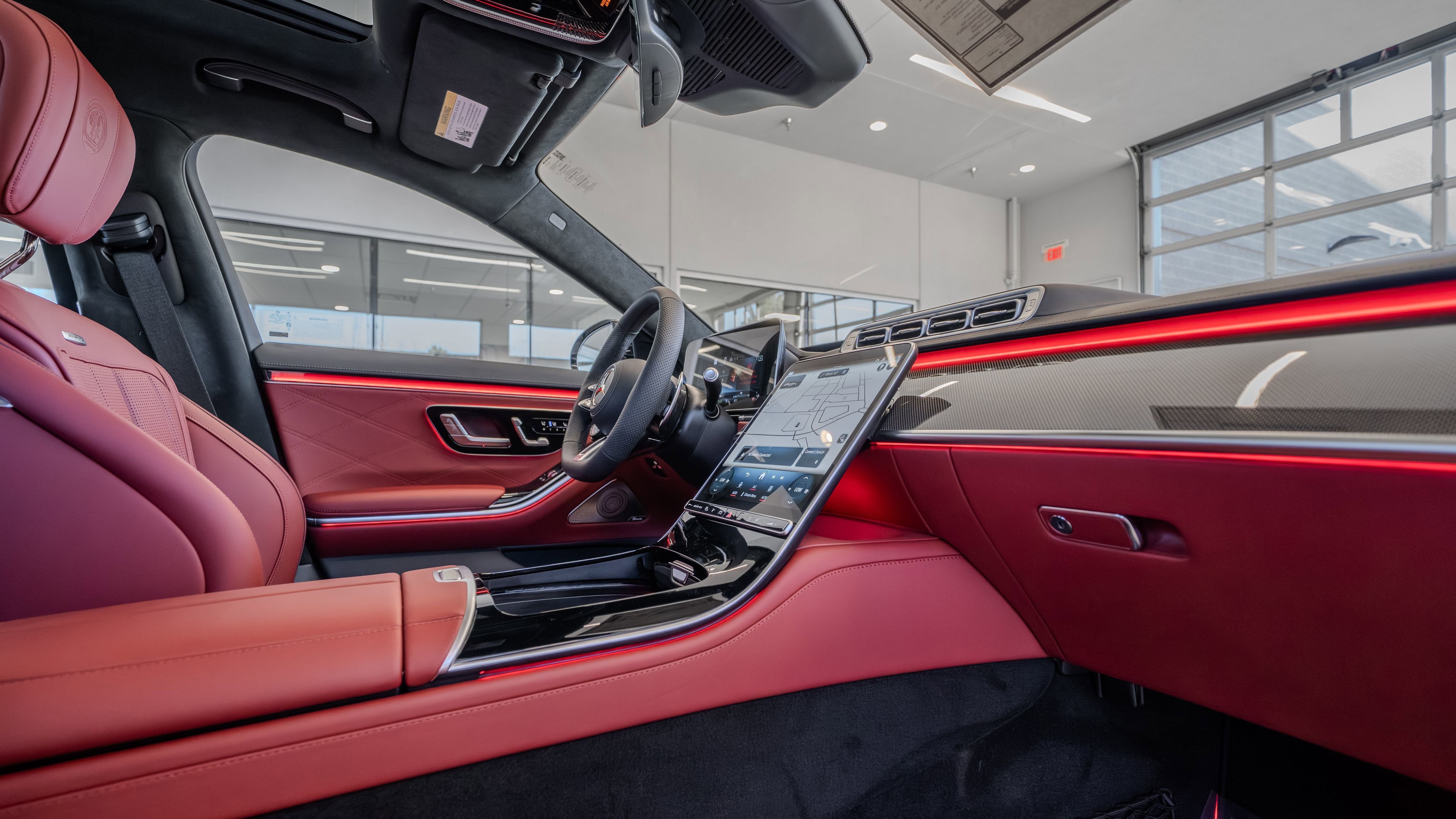 New 2026 MANUFAKTUR Moonlight White Metallic Mercedes-Benz S 63 E AMG® image 53