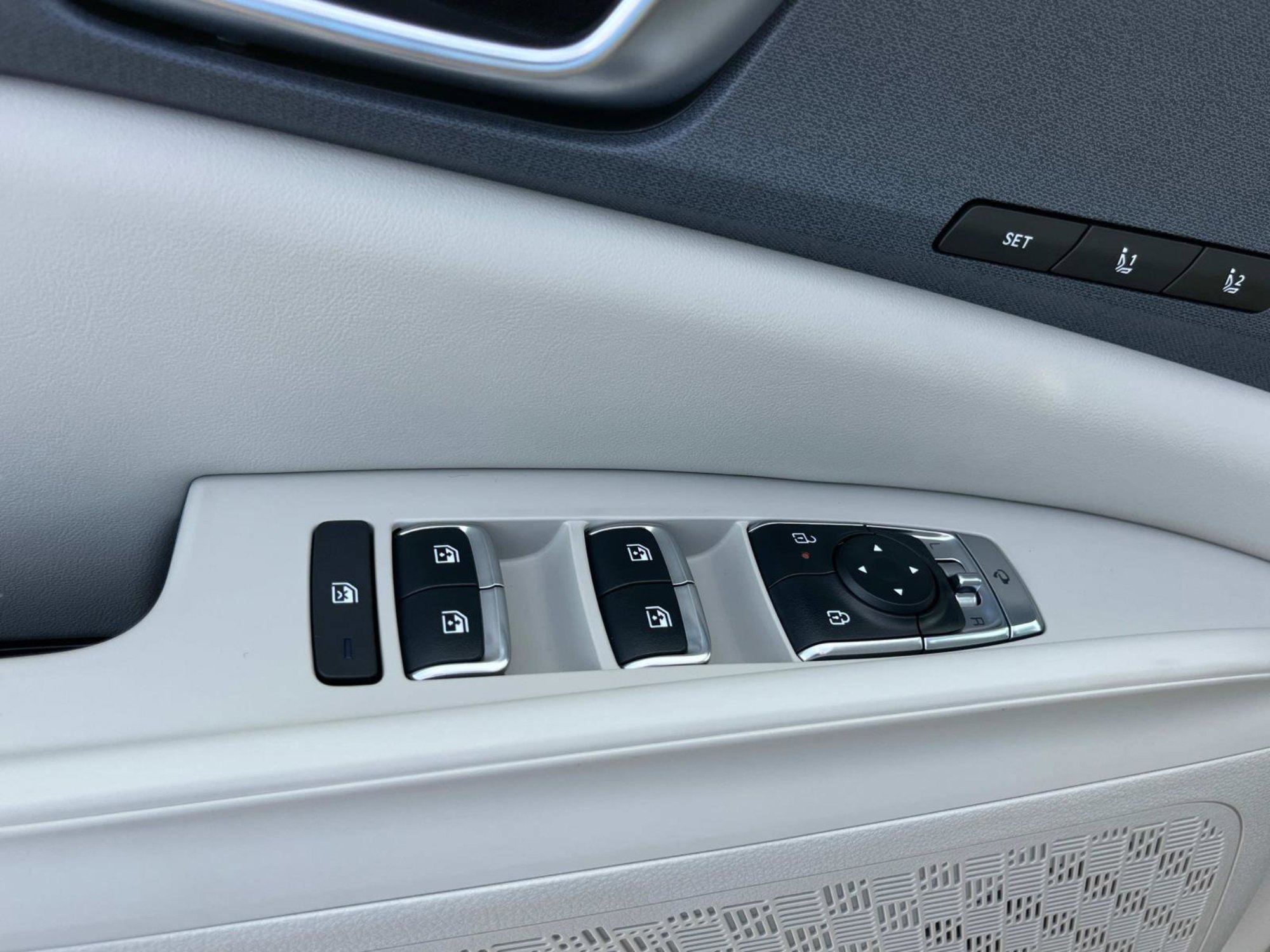 2026 Kia Carnival EX - Photo 23