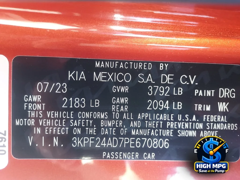 Used 2023 Red Kia LXS image 33