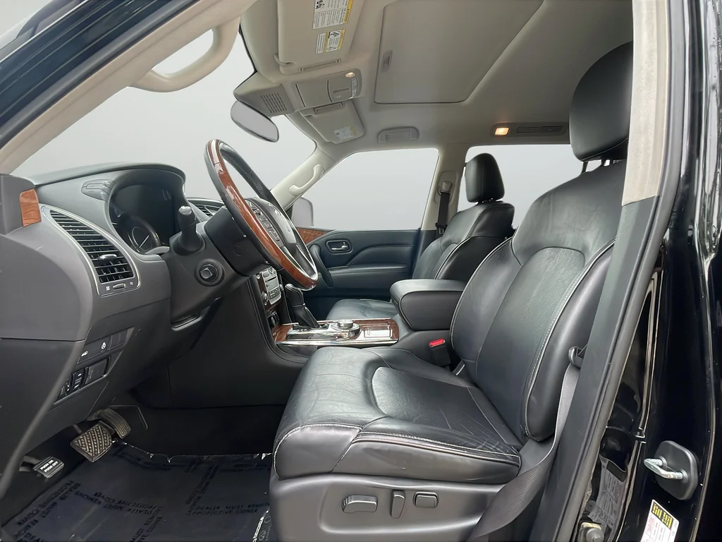 Used 2019 Black INFINITI LUXE image 10