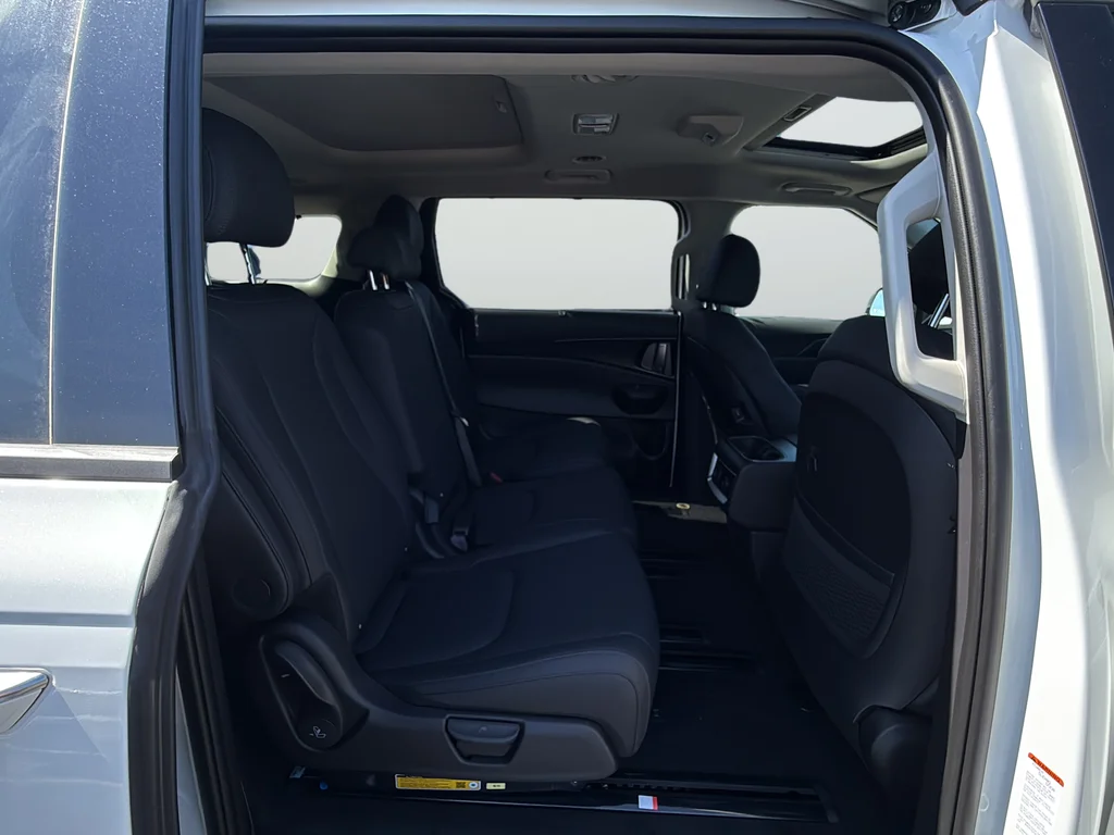 New 2026 Snow White Pearl Kia SX Prestige image 11
