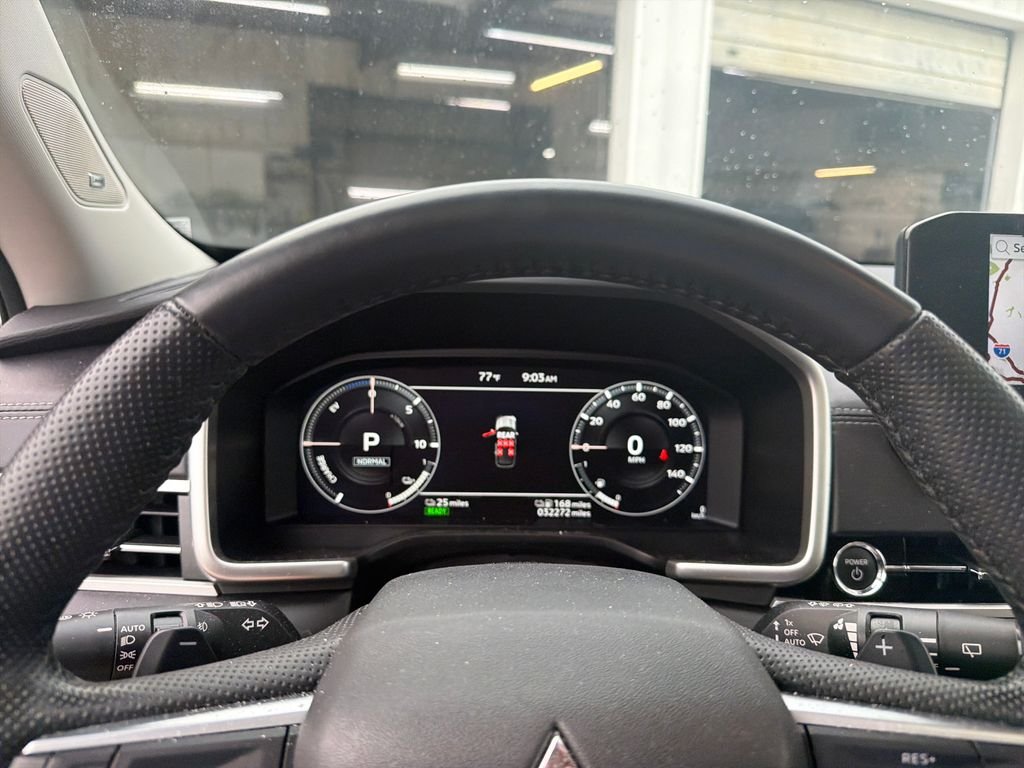 Used 2025 White Mitsubishi SE image 18