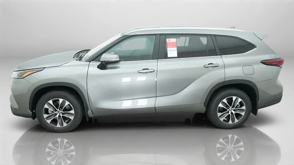 New 2026 Heavy Metal Toyota XLE image 2