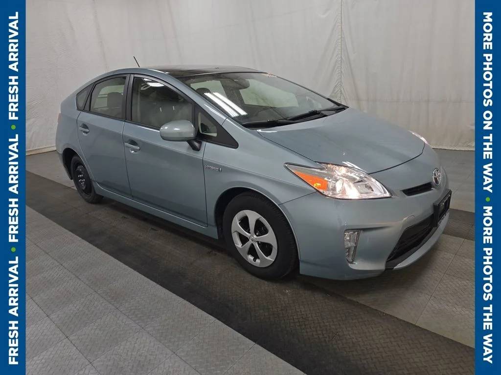 2014 Toyota Prius Four's photo