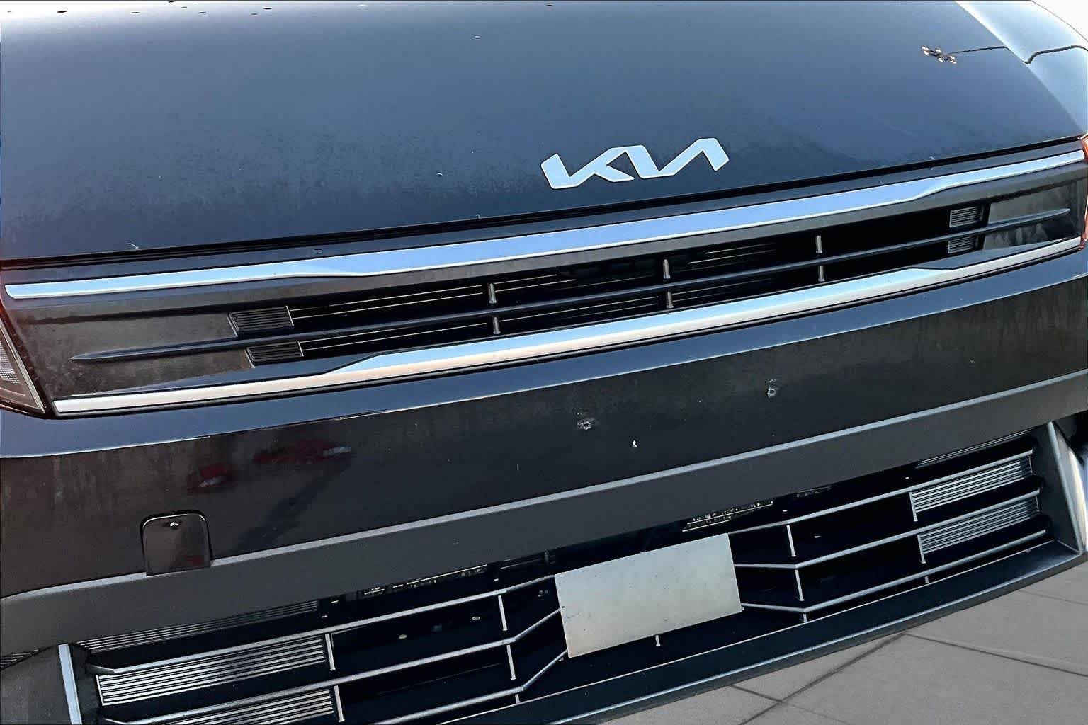 Used 2025 Aurora Black Pearl Kia LXS image 29