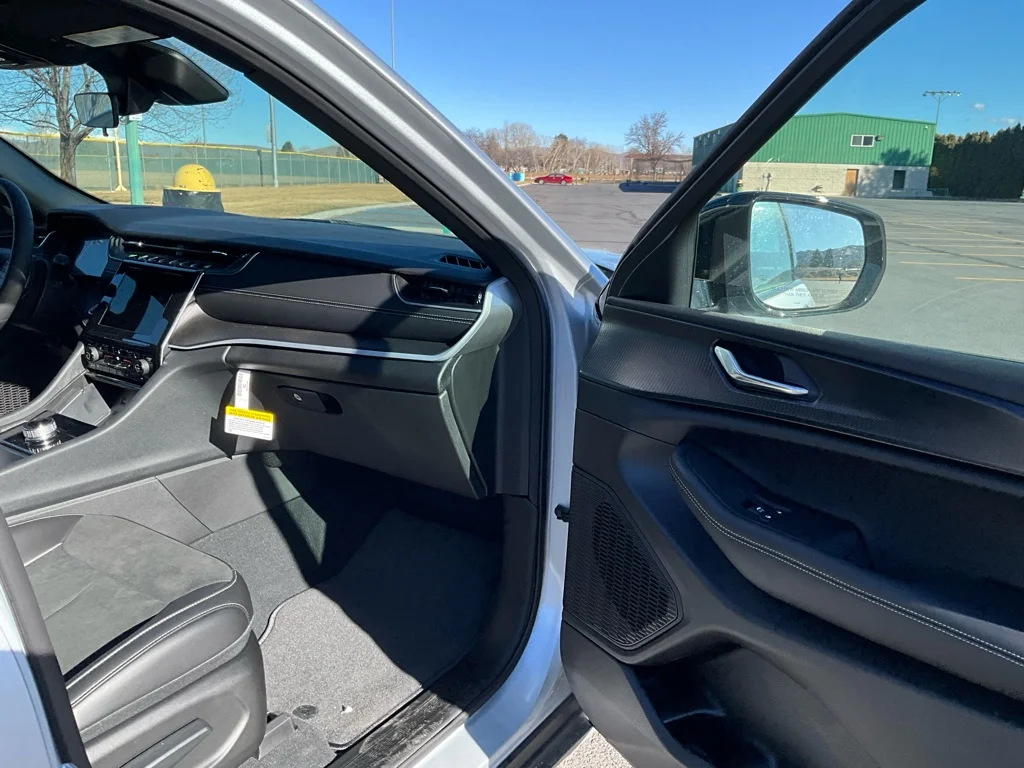 2025 Jeep Grand Cherokee Altitude - Photo 11
