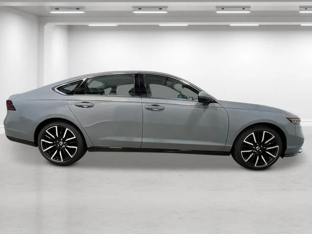 New 2026 Urban Gray Pearl Honda Touring image 9