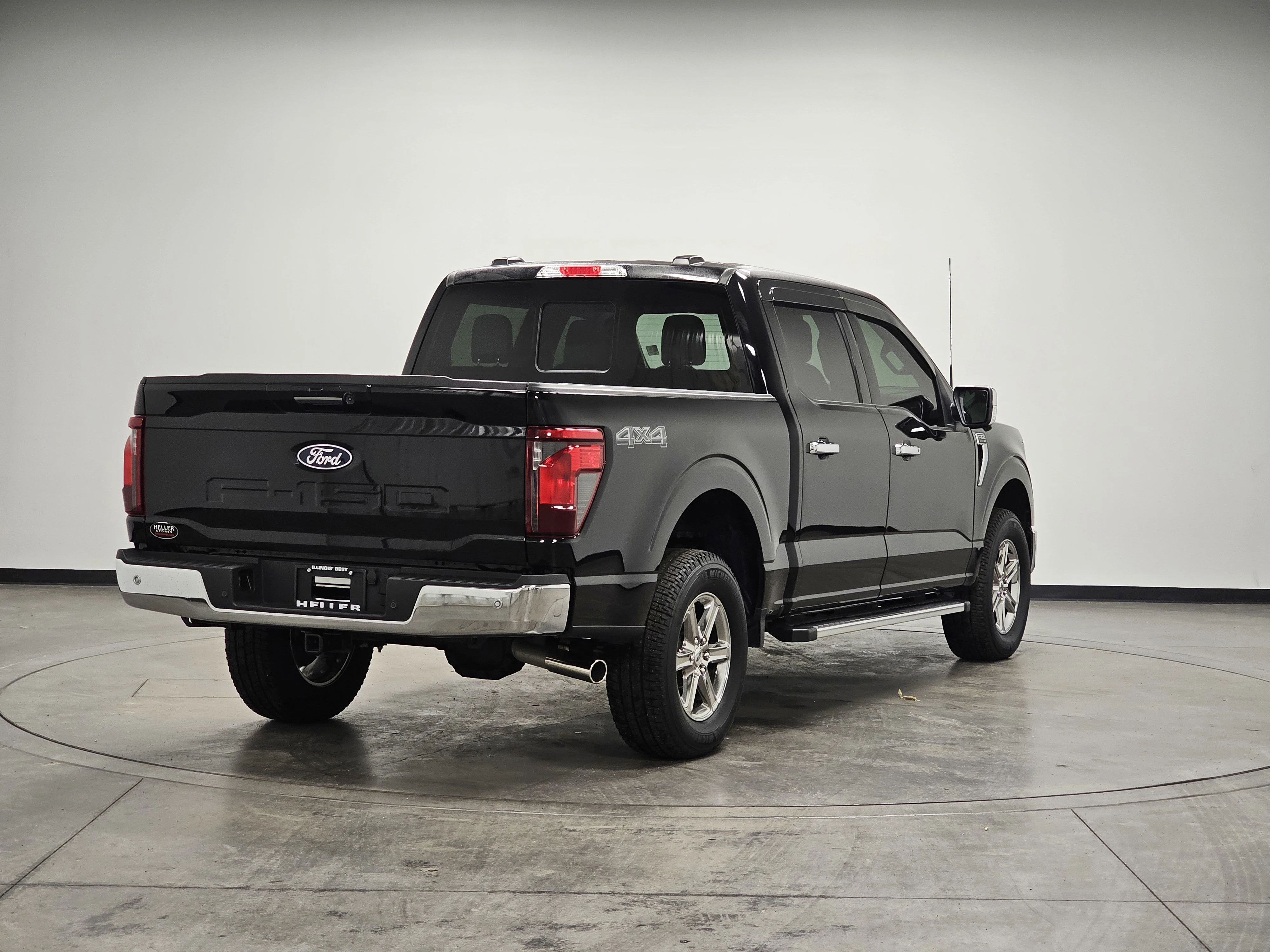 Used 2024 Agate Black Metallic Ford XLT image 8