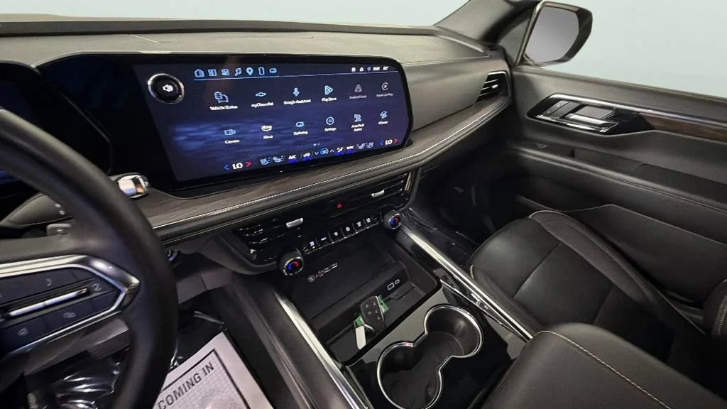 Used 2025 Black Chevrolet Premier image 19