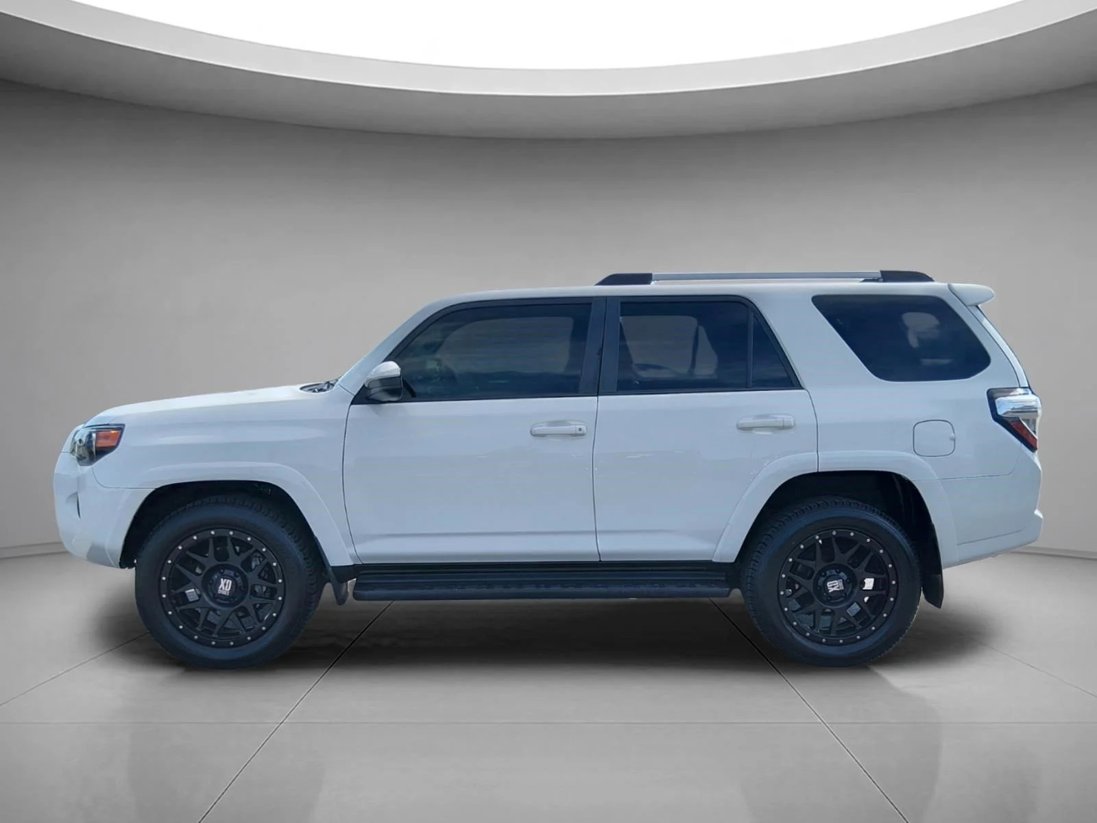 Used 2019 Super White Toyota SR5 image 2