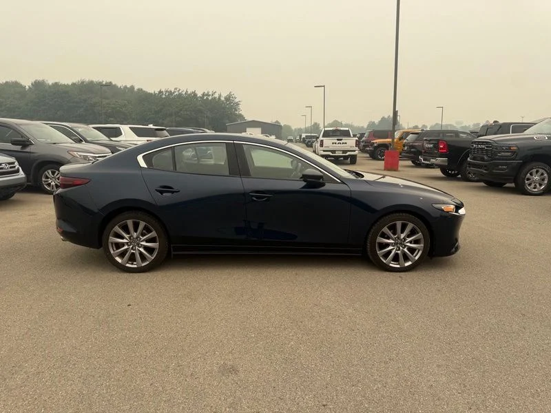 Used 2021 Blue Mazda Select image 10
