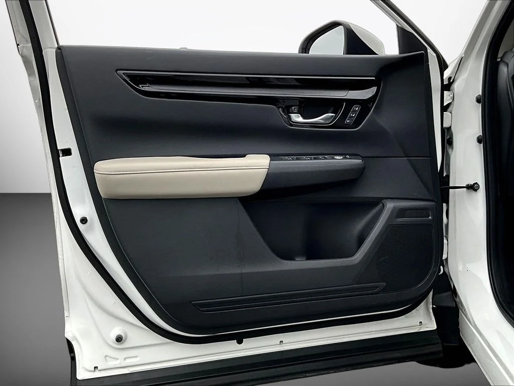 Used 2023 Platinum White Pearl Honda EX-L image 24
