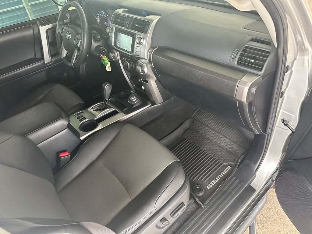 Used 2019 Silver Toyota SR5 Premium image 36