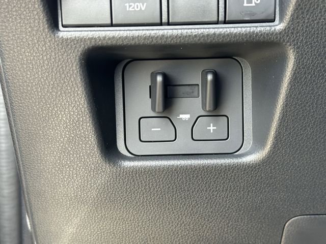 Used 2025 White Toyota 1958 image 27
