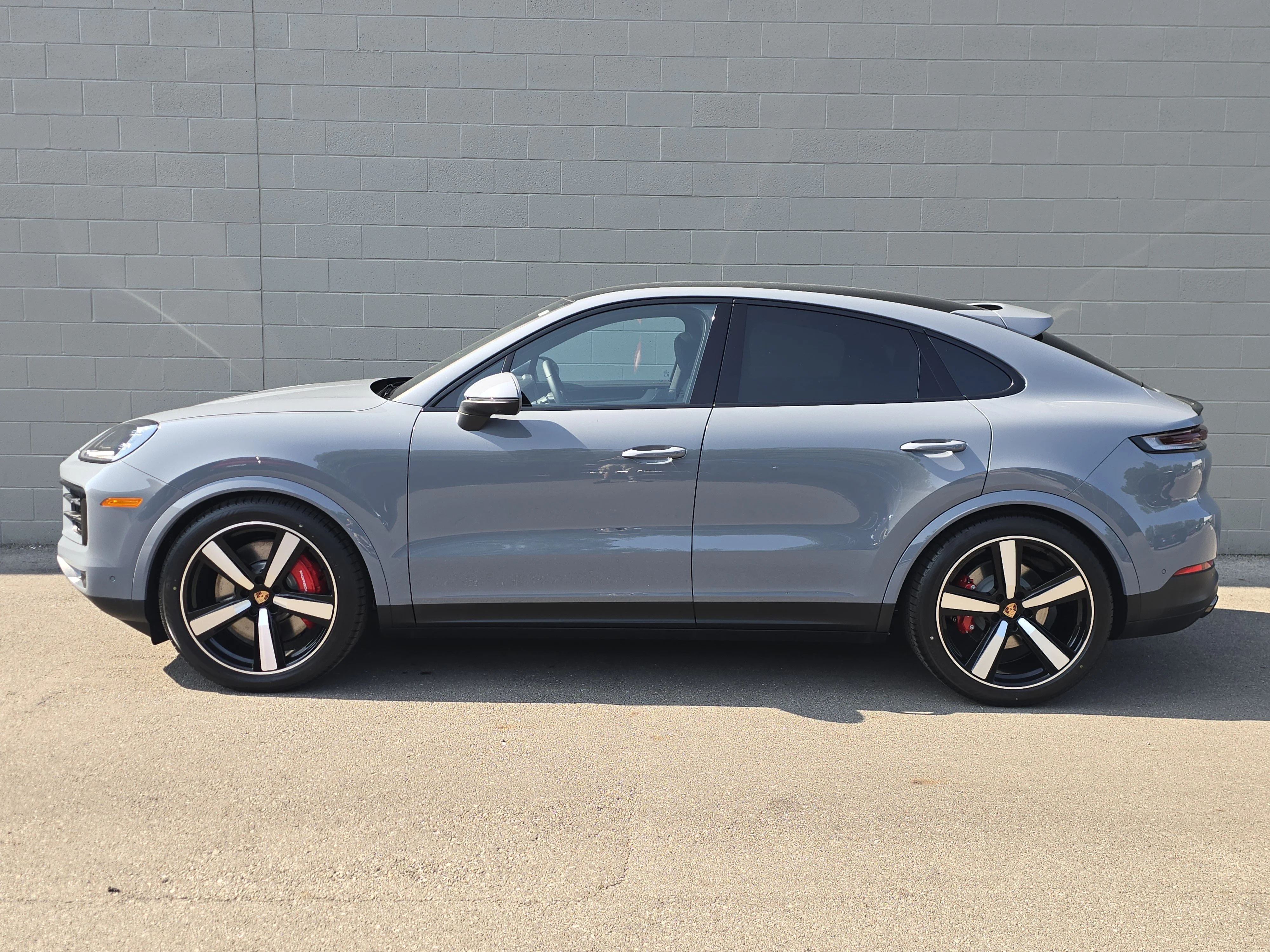 2026 Porsche Cayenne Coupe S - Photo 2