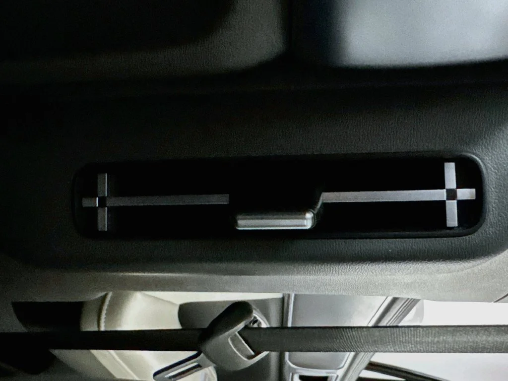 Used 2025 Green Hyundai SEL image 30